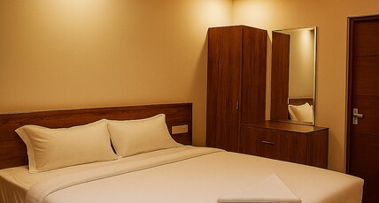 Aura Airport Hotel Room Type - Deluxe King Bed Room with Airport View