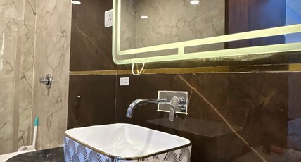 Royal excellency inn Room Type - Luxury Suite Room