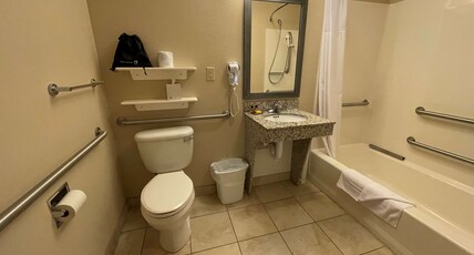 Best Western Plus Wausau/Rothschild Hotel Room Type - Accessible - 1 King, Mobility Accessible, Communication Assistance, Bathtub, Kitchenette, Non-Smokin Best Western Plus Wausau/Rothschild Hotel Room Type - Accessible - 1 King, Mobility Accessible, Communication Assistance, Bathtub, Kitchenette, Non-Smokin