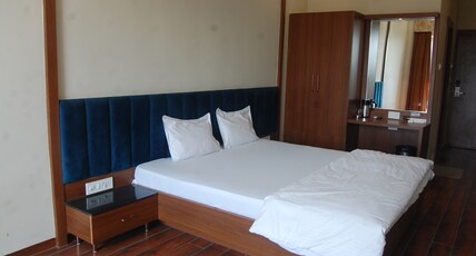 SINGHVI PALACE Room Type - Super Dulex