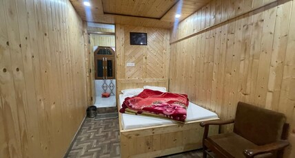 Himigiri -750 Mtrs From Temple Room Type - Semi Deluxe Double Bedroom