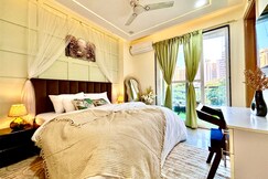 Emera Deereme Luxury 1BHK w PS4 Private Balcony