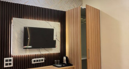 ELEPHANTA HOTEL Room Type - DELUXE ROOM