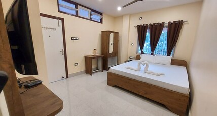 Hotel Hari Gayatri Regent Room Type - Super Deluxe King Non AC