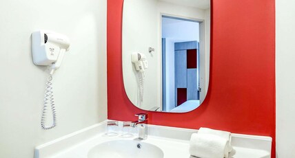 ibis Bangkok IMPACT Room Type - Standard Room with 1 Queen size bed