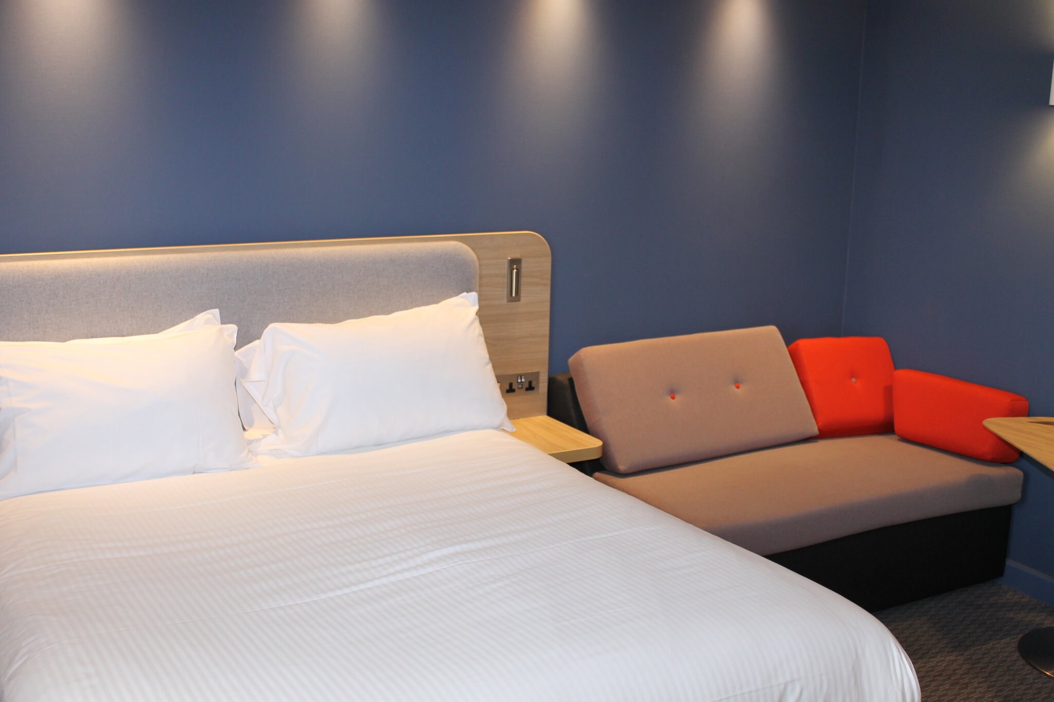 Holiday Inn Express Bodmin - Victoria Junction - Tap to explore photos