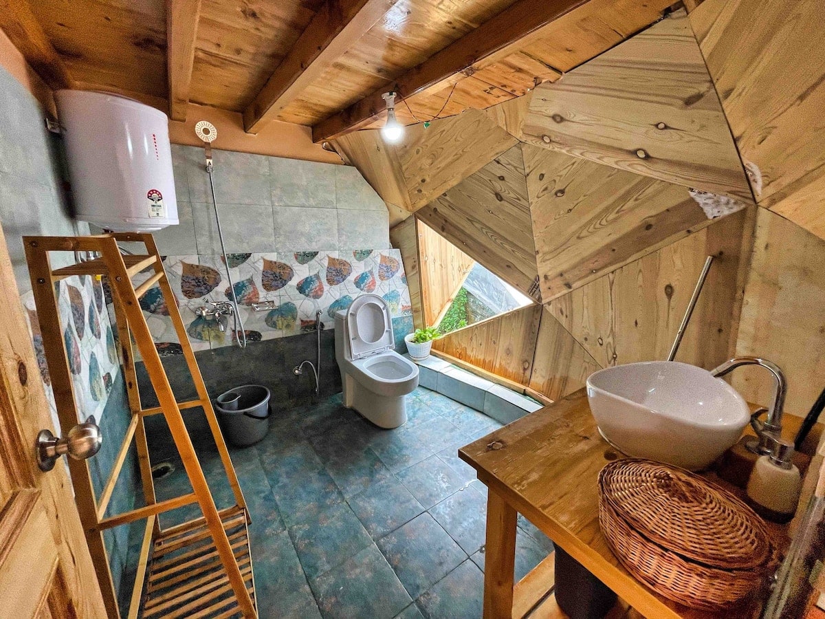 Itsy Bitsy Cabin | Dome-shaped Cabin - Tap to explore photos
