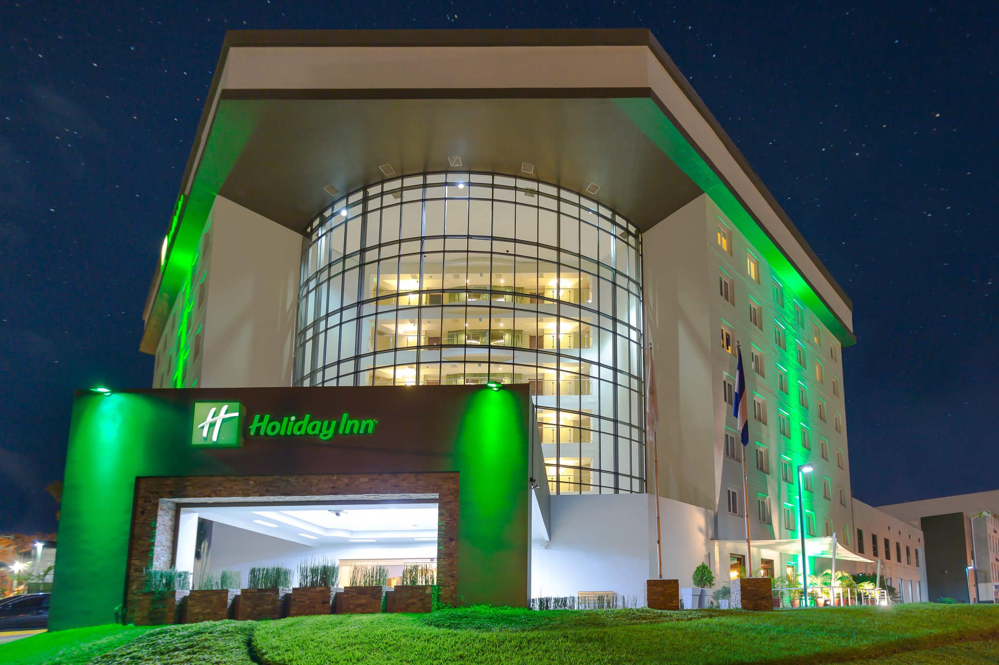 Holiday Inn SAN SALVADOR - Tap to explore photos
