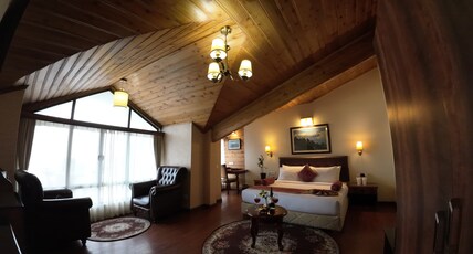 CRESCENT RESORT Room Type - Attic Suite with Bathtub