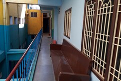 Pari Residential Lodge - Temple View Hotel