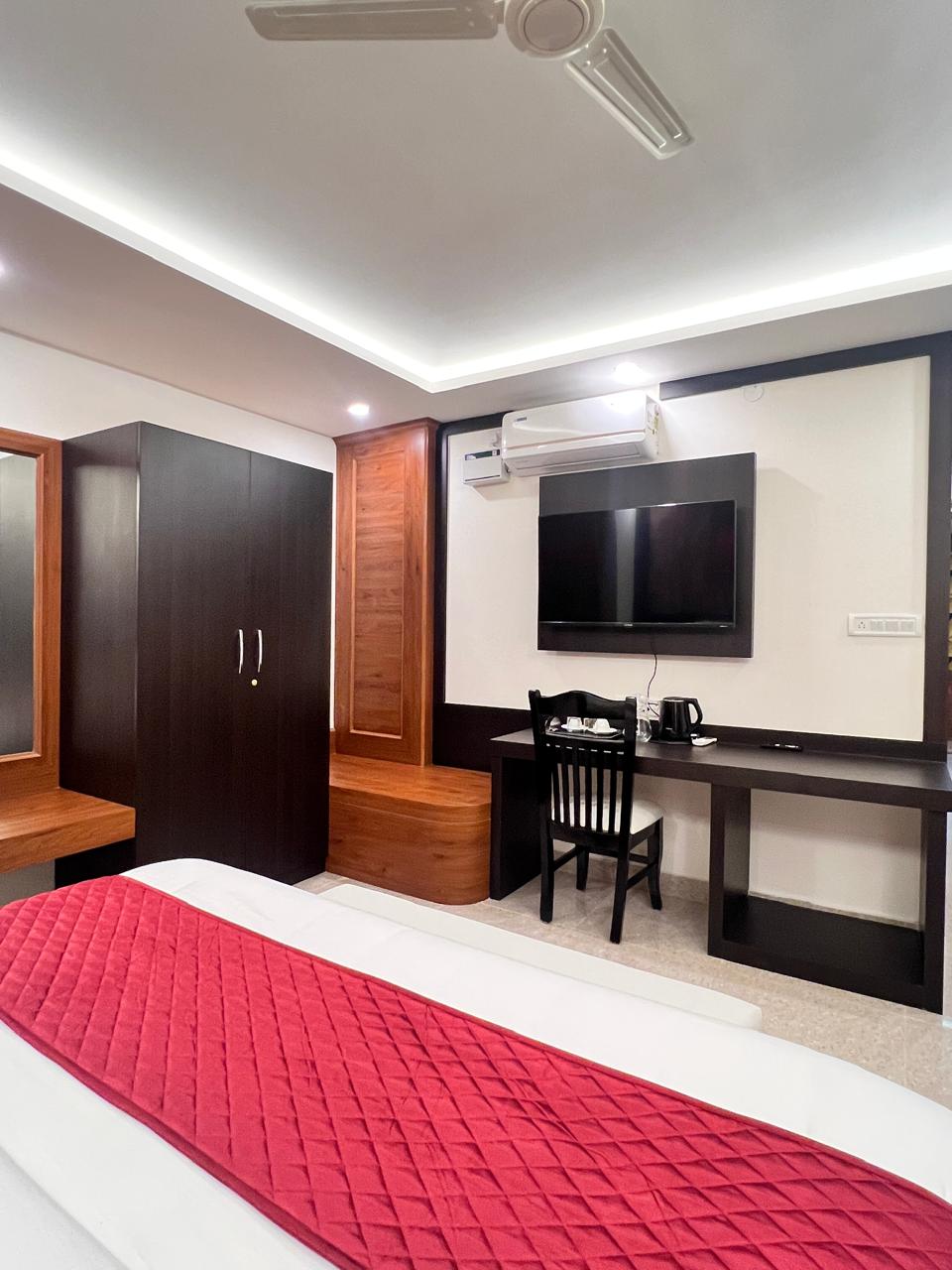 Hotel Ruby Park - Tap to explore photos