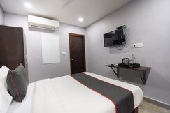 Hotel O by OYO Crown Aura