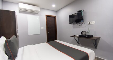 Hotel O by OYO Crown Aura Room Type - Classic
