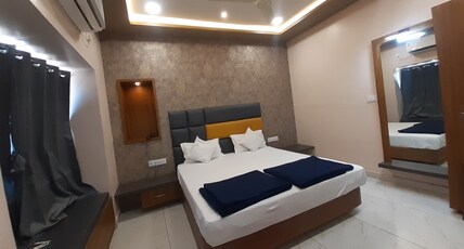 HOTEL PURUSHOTTAM Room Type - Deluxe Room