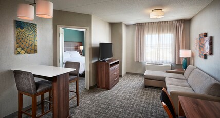 Staybridge Suites NIAGARA-ON-THE-LAKE, an IHG hotel Room Type - 1 Bedroom Suite Bath Shower Combination