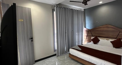 Hotel Rajshree Inn Room Type - Deluxe Room Hotel Rajshree Inn Room Type - Deluxe Room