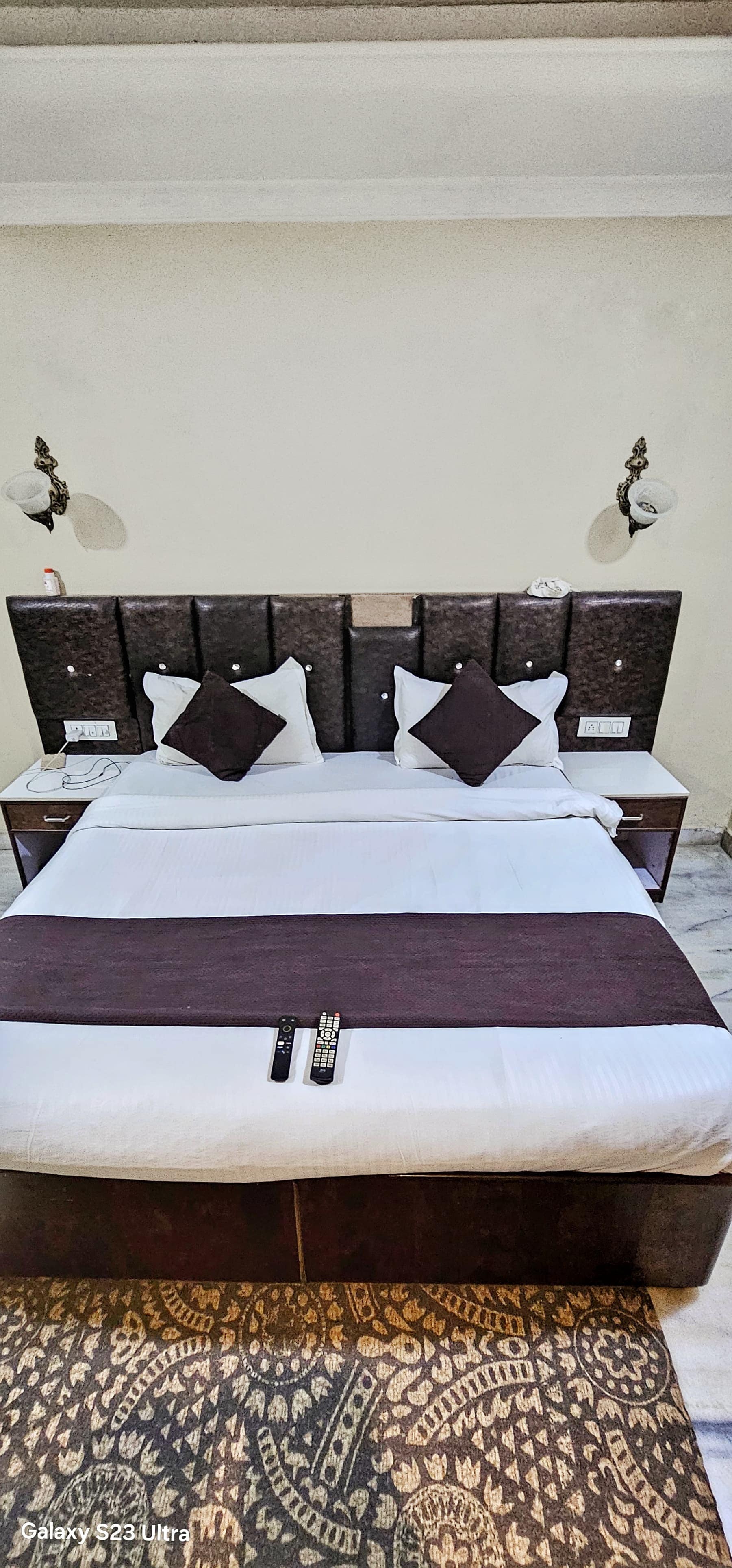 Hotel Rajshree - Tap to explore photos