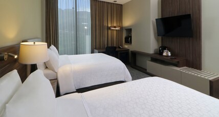 Holiday Inn Express & Suites Monterrey Valle, an IHG Hotel Room Type - 2 Queen Standard Mountain View High Floor