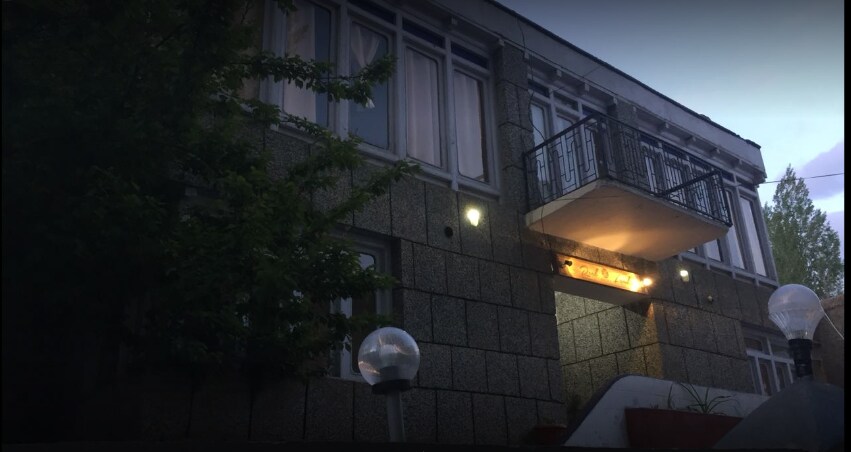 Hotel Rockland - Tap to explore photos