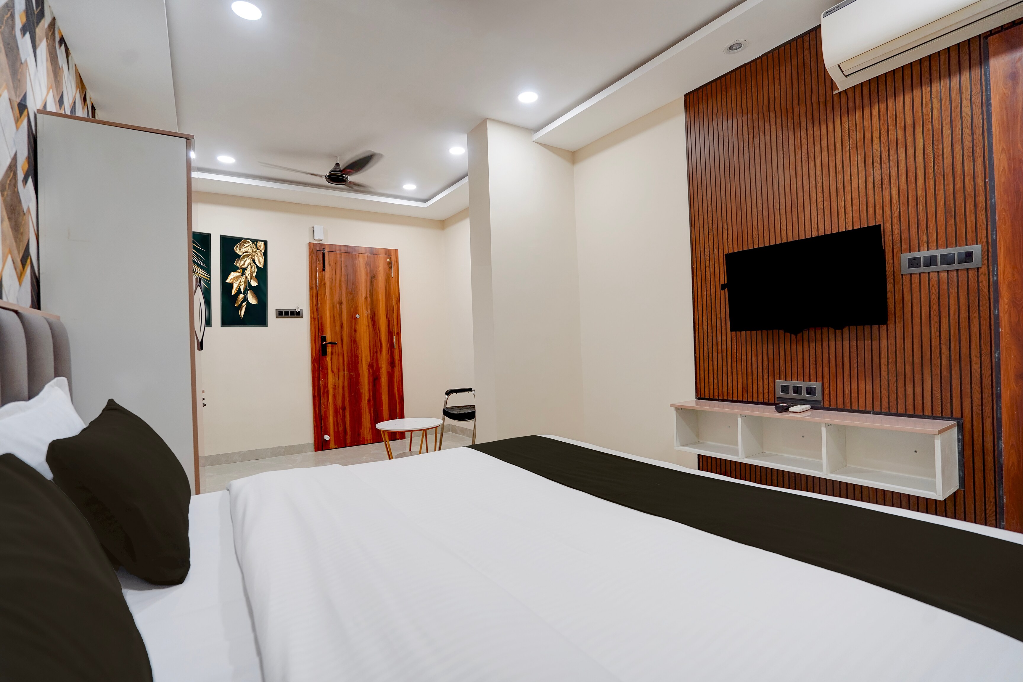 Townhouse Star Square Vijay Nagar Indore - Tap to explore photos