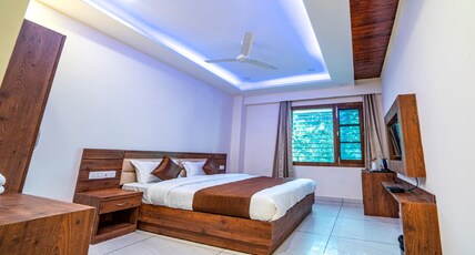 Hotel Divine Residency by VARSHRI Room Type - Standard Room