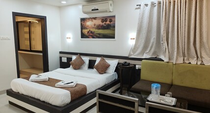 Hotel Dwarka Room Type - Luxury suite