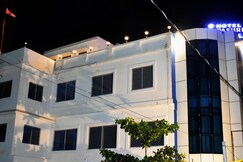 HOTEL RUPASHREE BANGALA(30 meters from sea beach)