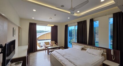 PET ROSE EVENT CENTRE Room Type - Double Room with Balcony