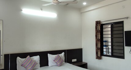 Shakti hostel&hotel Room Type - Deluxe AC 2 Bedroom