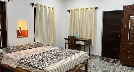 Writer's Inn Room Type - Bedroom 2