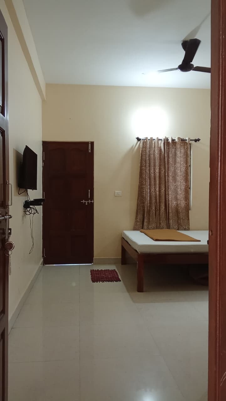 Calangute Studio Apartment - Tap to explore photos