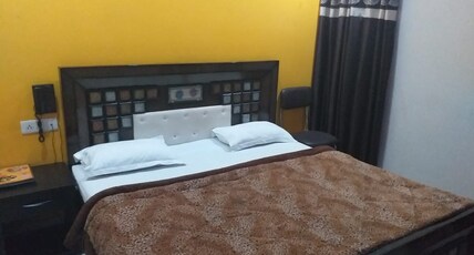 NANDA'S HOTEL Room Type - Deluxe Room