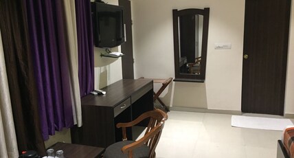Hotel Grand Room Type - Deluxe Room