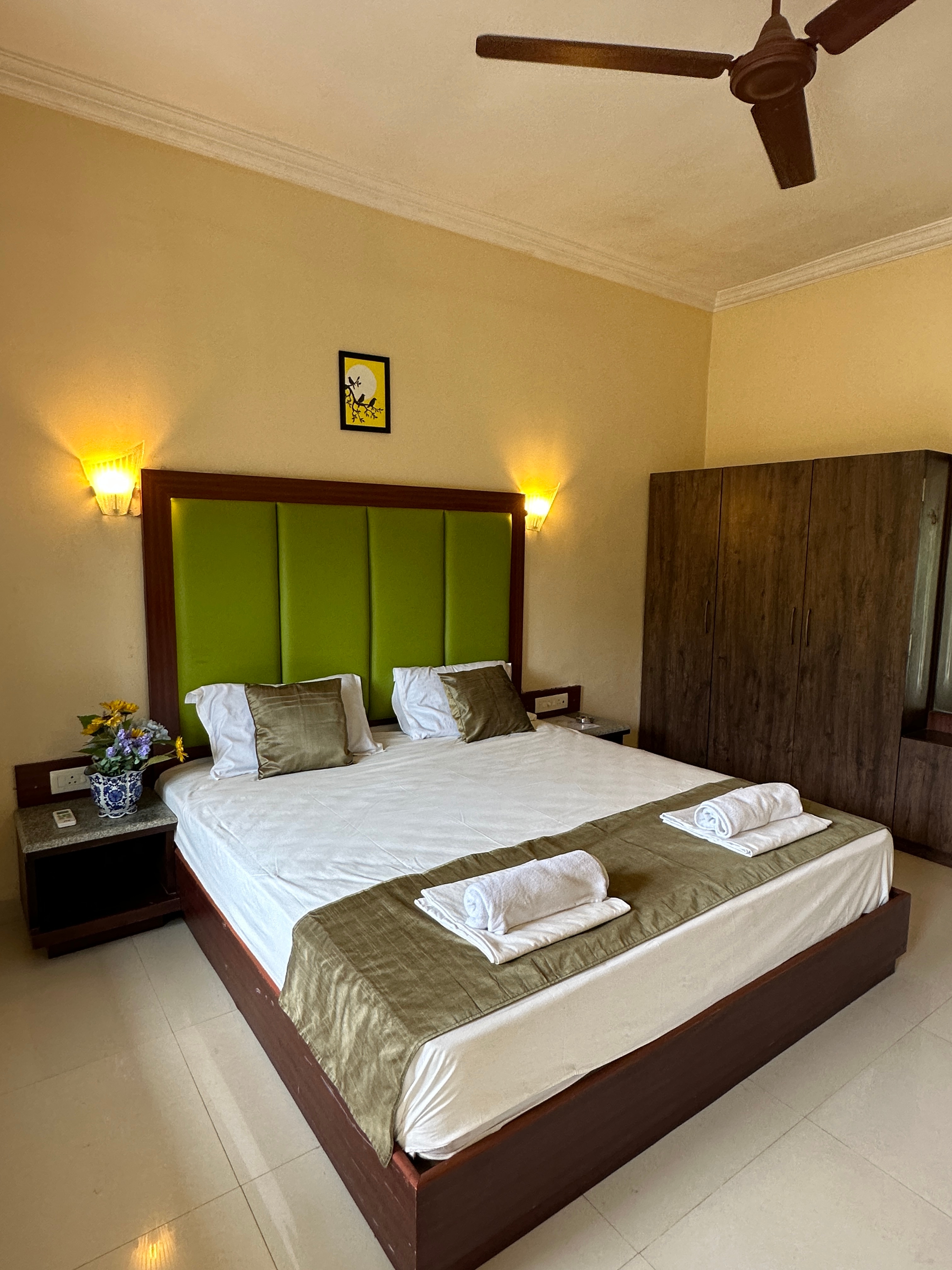 Hotel Riverside - Tap to explore photos