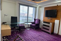 1403 | Luxurious 2BHK Near Powai Lake