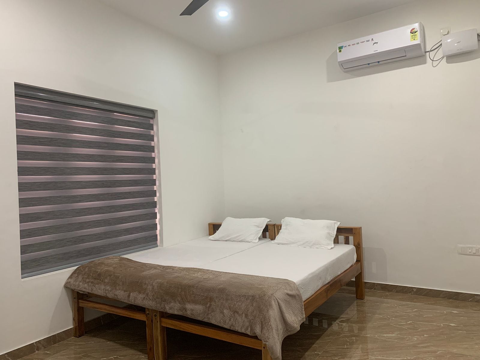 Sonnet Villa - Tap to explore photos