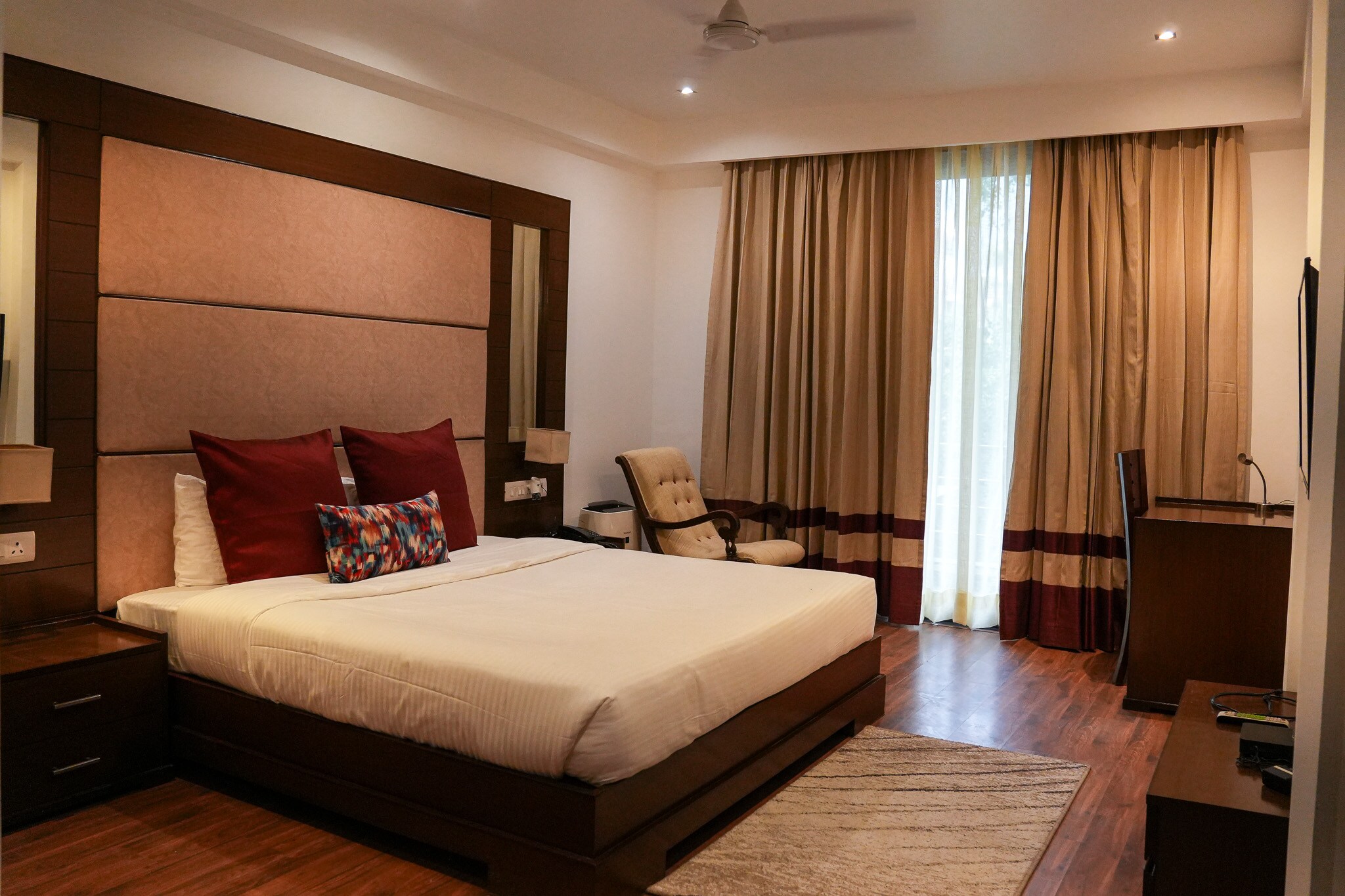 Yuhi Suites - Tap to explore photos