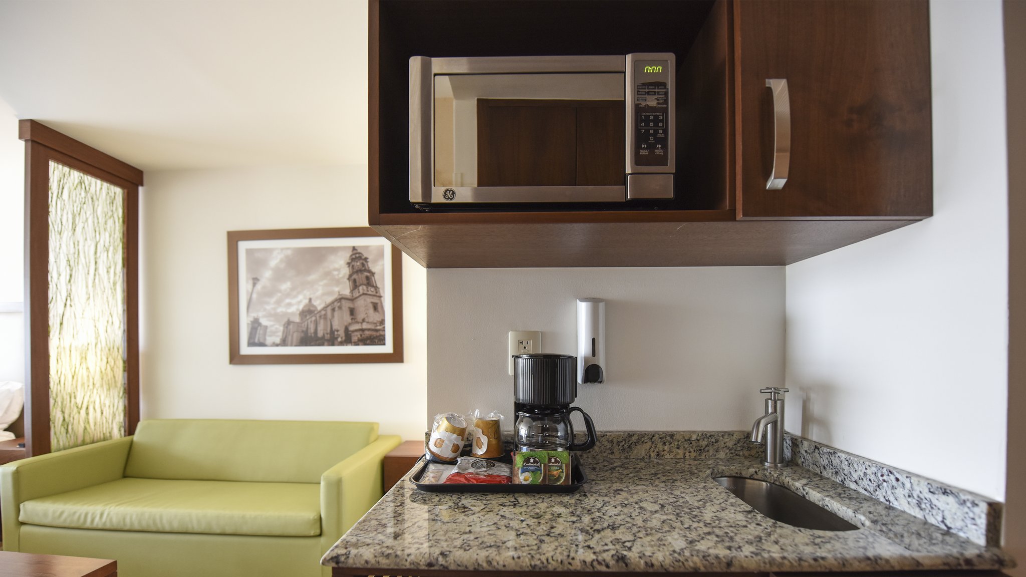 Holiday Inn Express & Suites CELAYA - Tap to explore photos