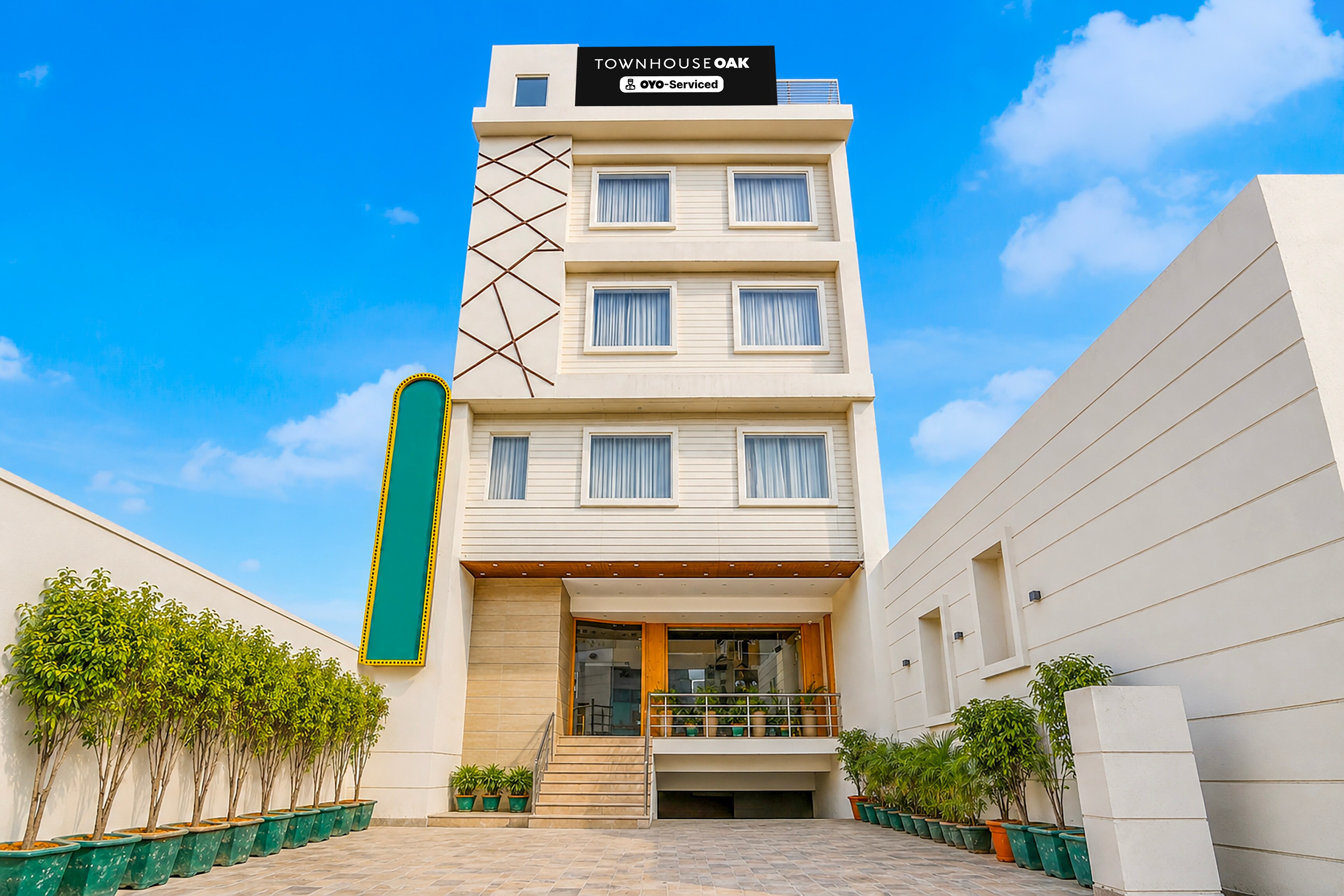 Super Townhouse Oak by OYO Rambagh Amritsar Formerly Hotel Kingsway - Tap to explore photos