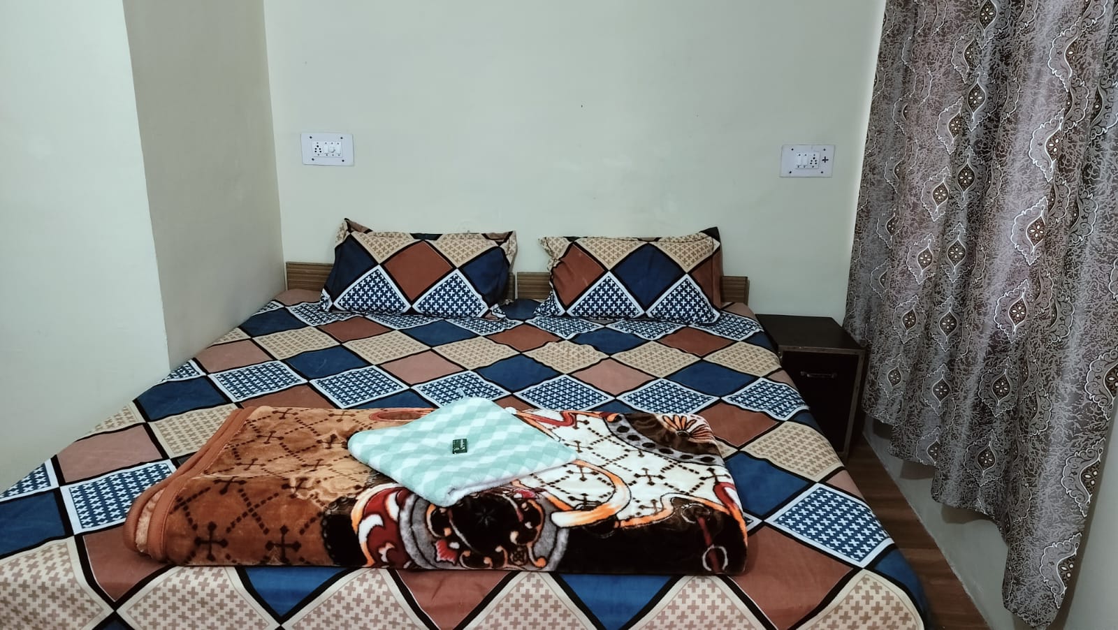Neeraj Homestay - Tap to explore photos