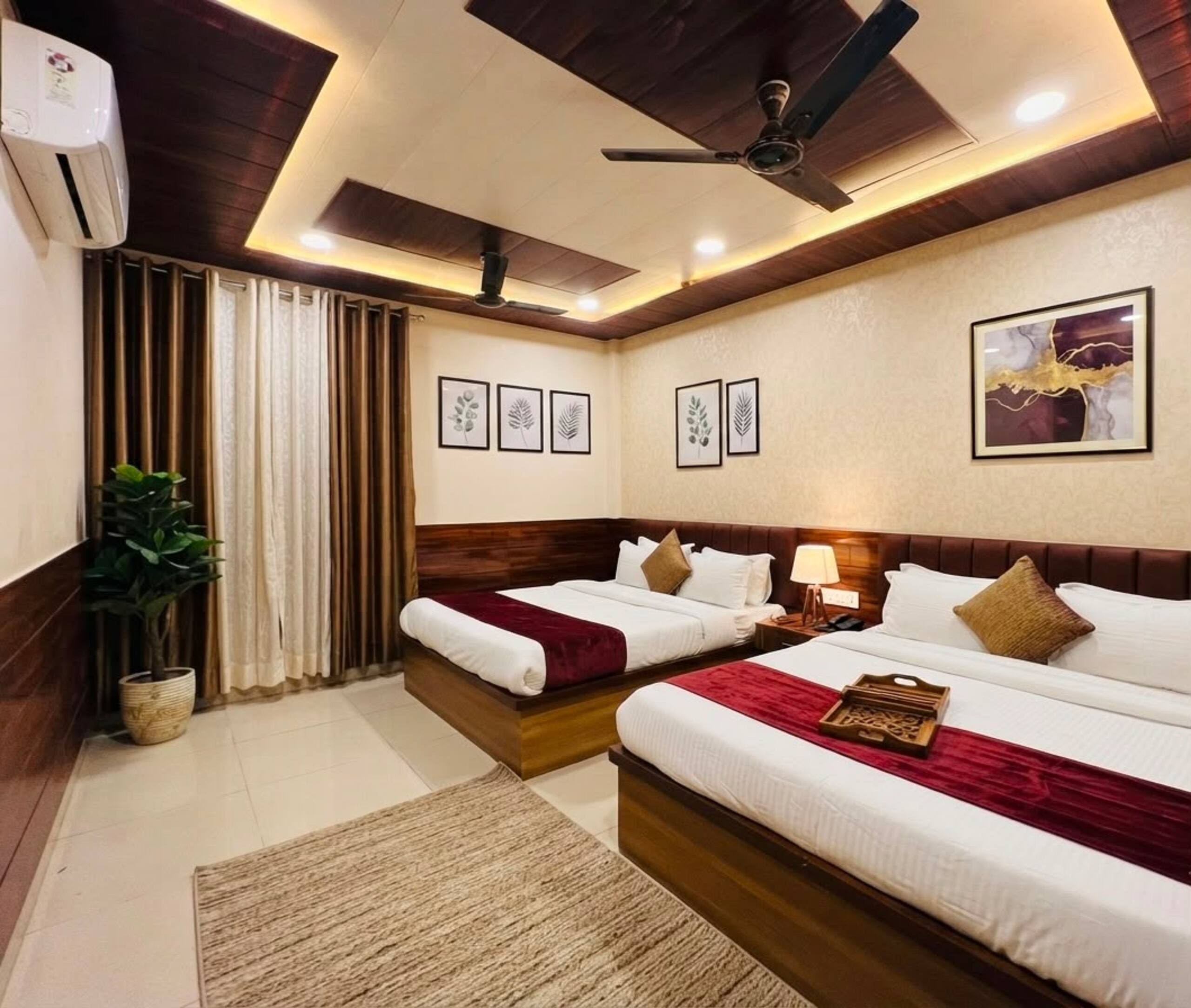 Kashi Vishwanath Bliss Stay - Tap to explore photos