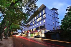Hotel Neo Dipatiukur