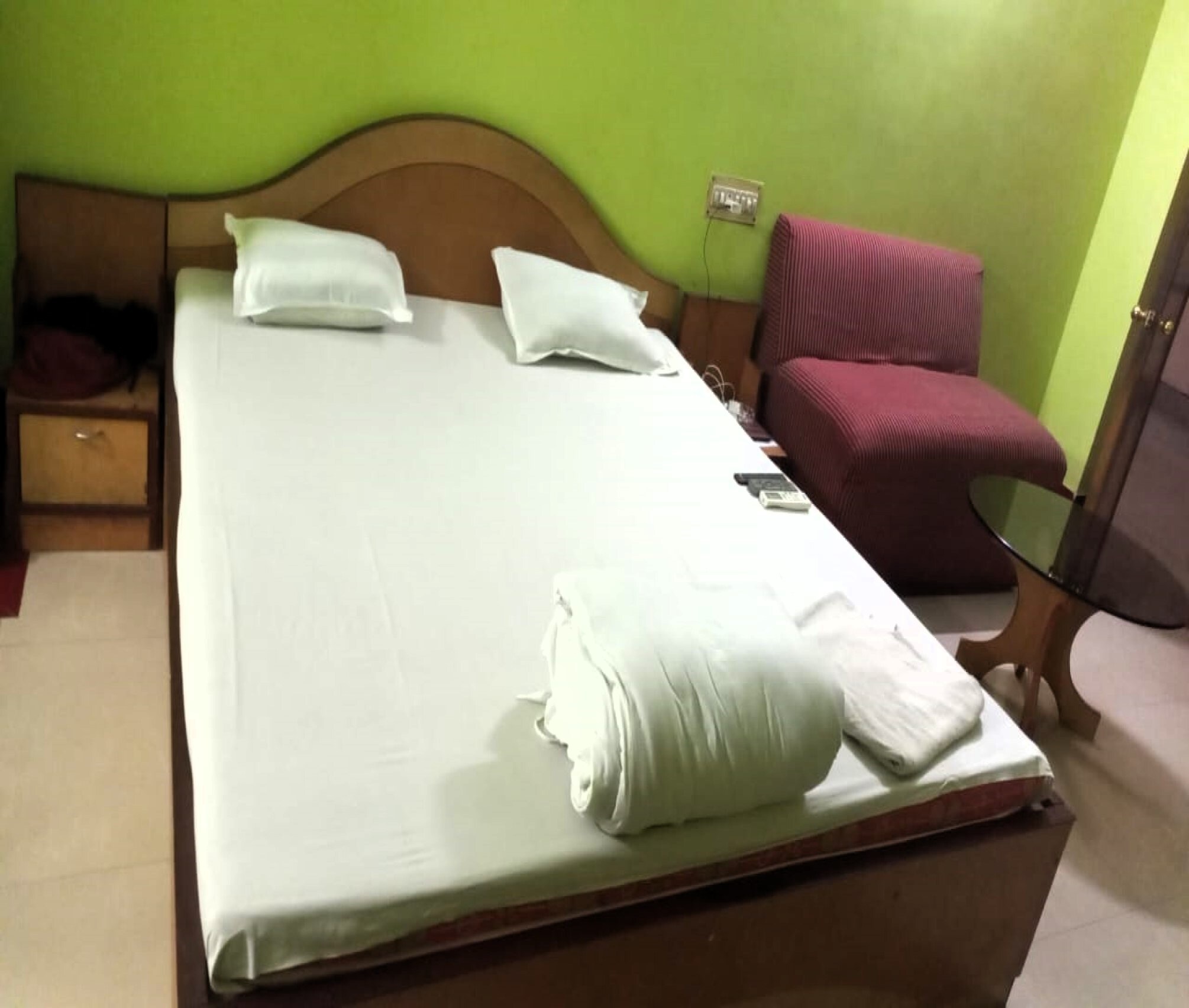 HOTEL ROYAL HARBOUR - Tap to explore photos