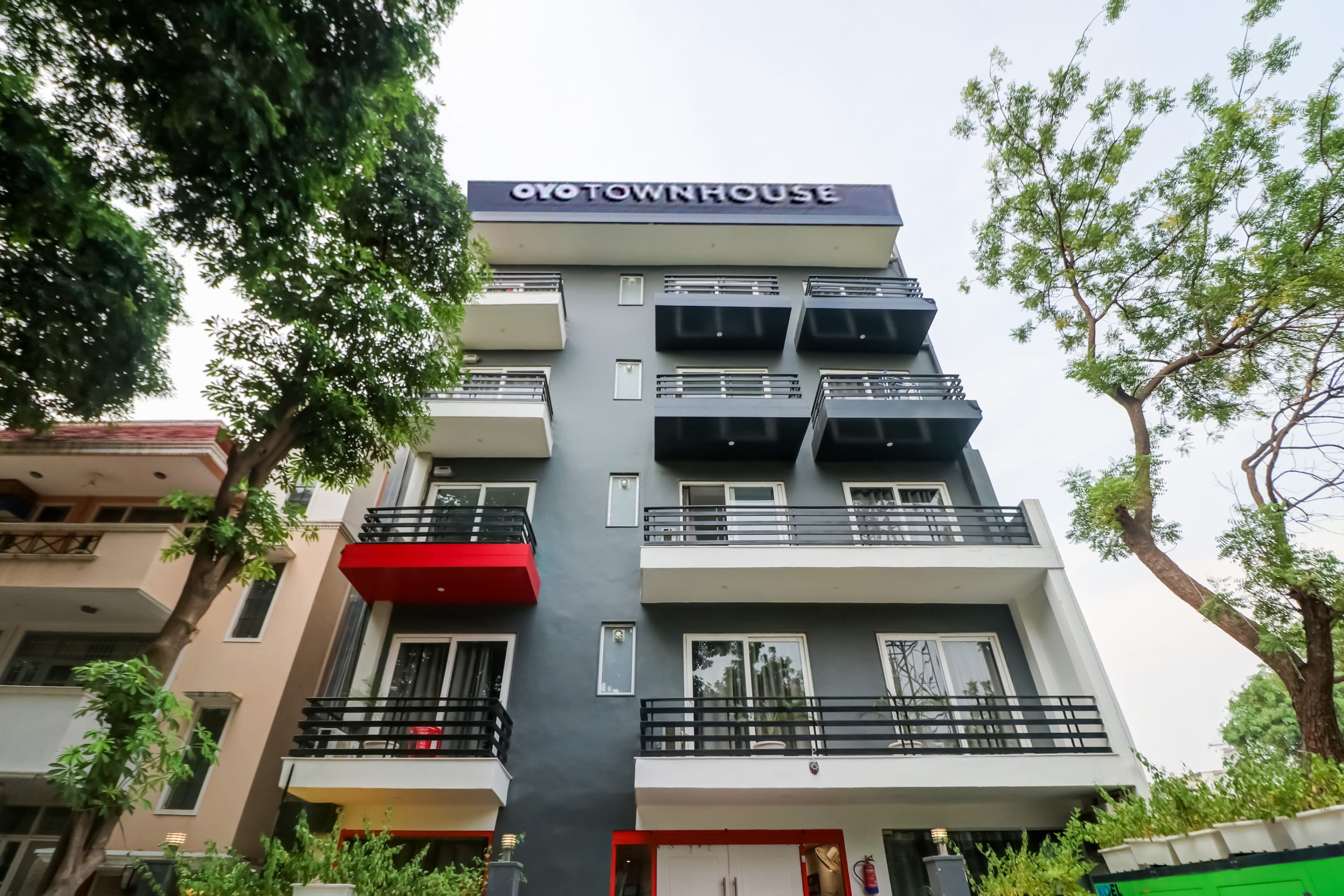 Townhouse South City 2 Sector 49 Gurgaon - Tap to explore photos
