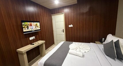 Hotel Alohi Grand (A Boutique Hotel) Room Type - Elegant Club Room (Best for Corporates and Family)