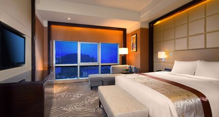 DoubleTree by Hilton Putian Room Type - 1 KING BED EXECUTIVE STE