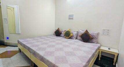 Abode Homestay Room Type - Family Room with AC