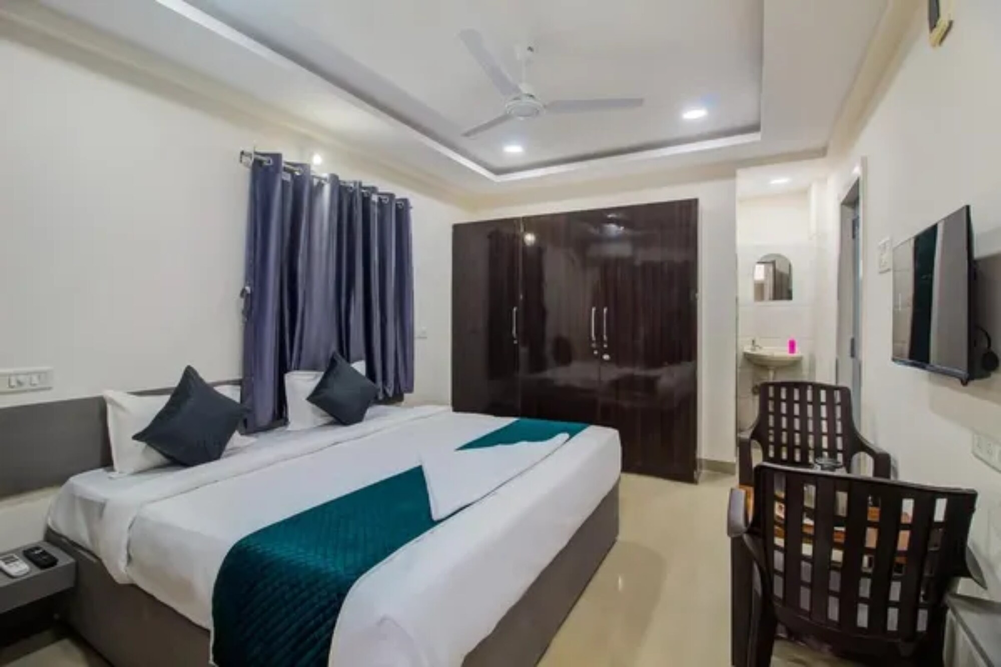FabHotel Ocean'S Residency - Tap to explore photos