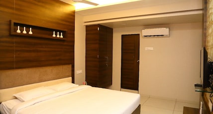 Hotel Triveni Admapur Room Type - Deluxe Room Non A/c Hotel Triveni Admapur Room Type - Deluxe Room Non A/c