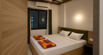 Shri Hanuman Hotel and Restaurant Room Type - Bedroom 1
